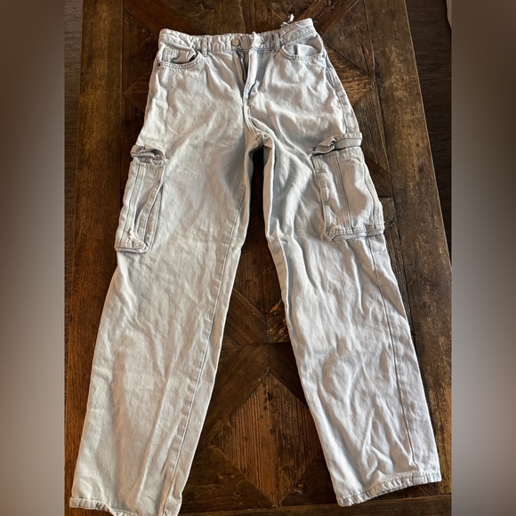 Zara Denim - Zara cargo light washed jeans size 2 (slightly oversized fit)